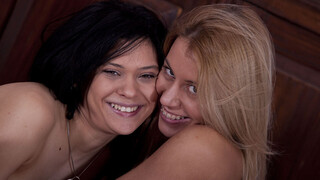 Blonde & Brunette Blowjob Bonanza - секс видео онлайн YAY.PORN
