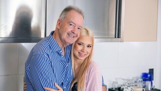 Смотри Cock Worship with Roxy - лучшее порно YAY.PORN