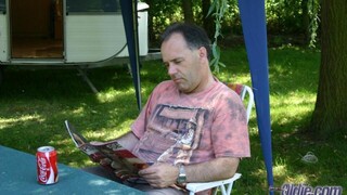 Смотри Brunette Blowjob in the Woods - лучшее порно YAY.PORN