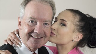 Смотри Petite Assistant Gets Pussy Licked and Deep Throats Boss - лучшее порно YAY.PORN