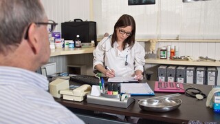 Jessica Rox and Kent Get Naughty! - секс видео онлайн YAY.PORN