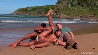 Brunette Babalu Takes Double Penetration at the Beach - секс видео онлайн YAY.PORN