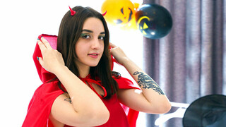 Смотри Shaved Brunette Solo Act - лучшее порно YAY.PORN
