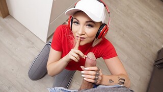 Смотри Noisy Teen Takes It All - лучшее порно YAY.PORN