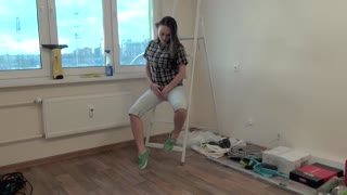 Hot brunette Rene touches herself after housework - секс видео онлайн YAY.PORN