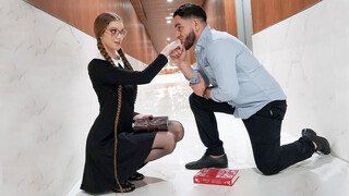 Смотри Erin Everheart - Sexy MILF Teaches Peter Green a Lesson - лучшее порно YAY.PORN