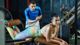 Смотри MILF Nadia White’s Sweaty Workout with Johnny The Kid - лучшее порно YAY.PORN