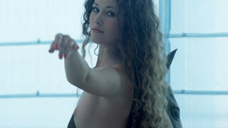 Смотри Young Vanessa - Solo Dance & Fingering Fun - лучшее порно YAY.PORN