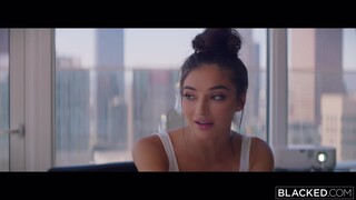 Смотри Hot Gangbang with Emily Willis - Spit Roast & Cum in Mouth - Influence 2 Part 4 - лучшее порно YAY.PORN