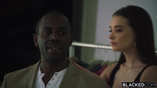 Смотри Brunette Gia Paige Swallows Cum in Skirt - лучшее порно YAY.PORN