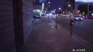 Смотри Bree Daniels Riding Hard with Natural Tits & Hairy Pussy Action - лучшее порно YAY.PORN