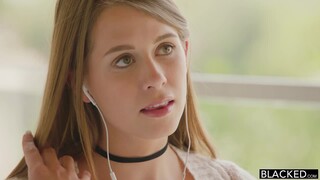 Смотри Hot Neighbor Zoey Laine Takes Cum in Mouth POV - лучшее порно YAY.PORN