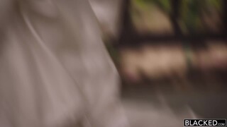 Смотри Sophia Leone gets pounded doggystyle by Jason Brown's BBC - лучшее порно YAY.PORN