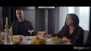 Смотри Big Tits Mona Azar Takes a Facial in Hot Foursome Scene - лучшее порно YAY.PORN