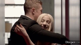 Смотри Hot Blonde Lesbian Action - Kenzie Reeves Pussy Licks Mona Wales Before Threesome - лучшее порно YAY.PORN