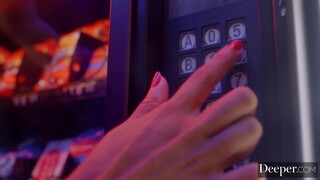 Смотри Ebony Babe in Lingerie Rides Manuel Ferrara for a Huge Cumshot - лучшее порно YAY.PORN