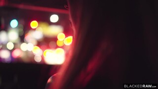 Смотри Brunette Babe Elena Koshka Rides Jason Luv Raw - лучшее порно YAY.PORN