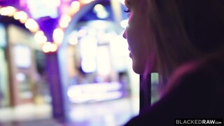 Смотри Blonde Lesbians Share Big Cock - Pussy to Mouth, Face Sitting & Rough Doggystyle - лучшее порно YAY.PORN