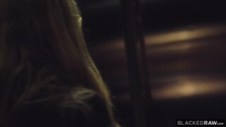 Смотри Rob Piper fucks Leah Winters missionary & doggystyle hard - лучшее порно YAY.PORN