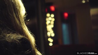 Смотри Brunette Babes Cecilia Lion & Naomi Swann Take Huge Cock in Raw FFM - лучшее порно YAY.PORN