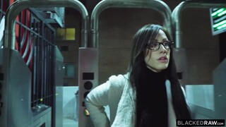 Смотри Petite Hairy Brunette Avi Love Gets Creampied by Julio Gomez - лучшее порно YAY.PORN