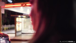 Смотри Ella Reese deepthroats Jamie’s huge cock after the show - лучшее порно YAY.PORN