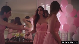 Смотри Blonde Bride Riley Rides Big Cock in Steamy Wedding Fuck - лучшее порно YAY.PORN