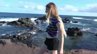 Hot GF Niki Snow Jerks Off POV on Road Trip - секс видео онлайн YAY.PORN