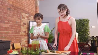 Смотри Hairy Brunette Rubi Valentine Toys Herself in Lesbian Salad Scene - лучшее порно YAY.PORN