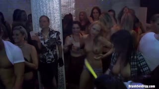 Hot Brunettes Maia, Mellie, Yenna in Lingerie Orgy - секс видео онлайн YAY.PORN