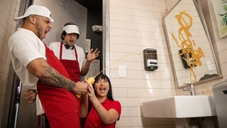 Big Booty Latina Waitress Fucked - секс видео онлайн YAY.PORN
