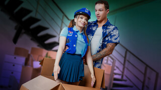 Shock! Little Mail Girl Receives Huge Package! - секс видео онлайн YAY.PORN