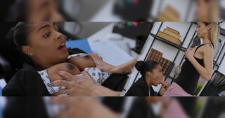 Смотри Lesbian Futa Conundrum - лучшее порно YAY.PORN