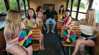 Смотри Outdoor Fuck Session: Cassidy Luxe & Ari Alectra Take Big Cock - лучшее порно YAY.PORN