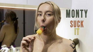 Смотри Blonde Monty Strokes and Sucks It Smooth - лучшее порно YAY.PORN