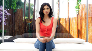 Reina Gives a Blowjob - секс видео онлайн YAY.PORN