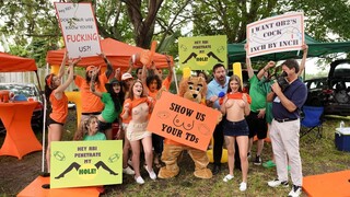 Смотри Tails of Pleasure: A Game Day Porn Fest - лучшее порно YAY.PORN