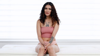 Ada Gives a Blowjob for the Part - секс видео онлайн YAY.PORN