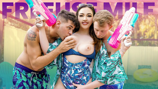 Me and My Friends at Home - секс видео онлайн YAY.PORN