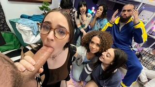 Смотри Hot Group Sex in Dorm - лучшее порно YAY.PORN