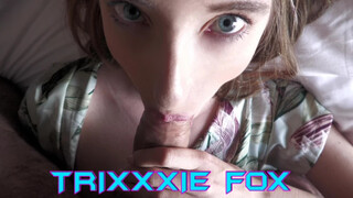 Tattooed Brunette Trixxxie Fox in Hotel - секс видео онлайн YAY.PORN