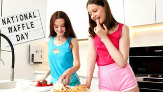 Смотри Brunette Babe Waffle Day - лучшее порно YAY.PORN