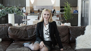 Pranked with Eyes Closed - секс видео онлайн YAY.PORN