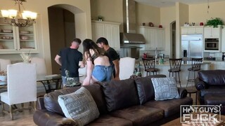 Athletic Emma Barnes and Jack Phoenix in a Sizzling Session! - секс видео онлайн YAY.PORN