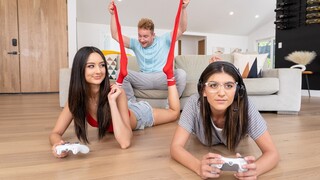 Смотри Roomie's BF Caught Cheating with Me - лучшее порно YAY.PORN
