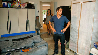 Jenna Presley Gives Moving Guy a Tattooed Temptress Treat - секс видео онлайн YAY.PORN