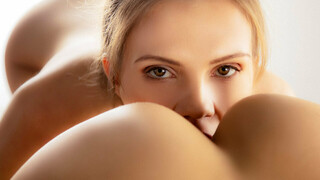 Смотри Flexible Ukrainian Girls Stacy & Elina in Intimate Massage - лучшее порно YAY.PORN