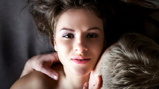 Смотри Beautiful Brunette Leda Gets Naughty - лучшее порно YAY.PORN